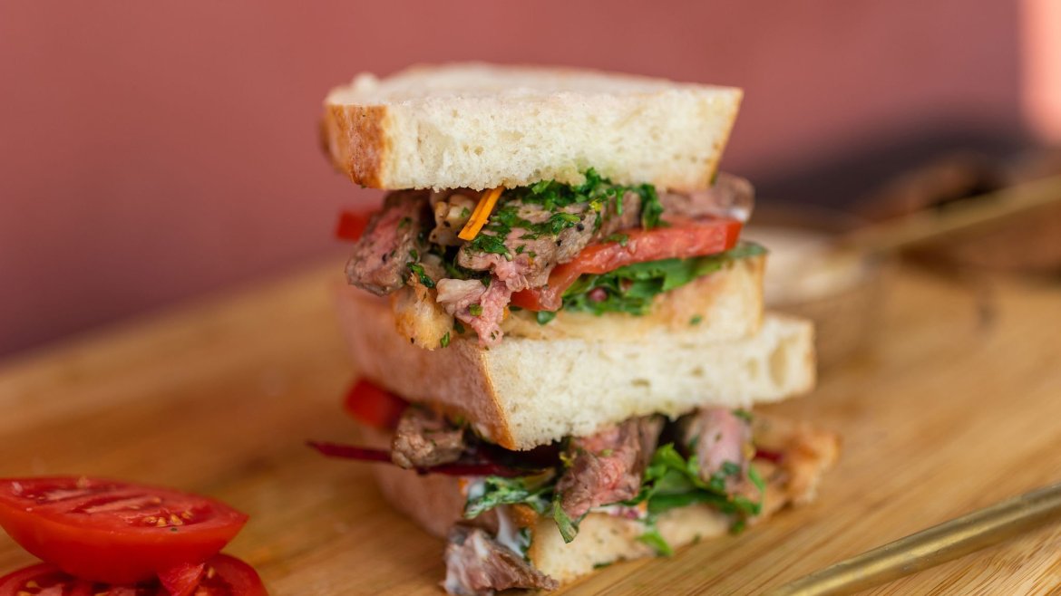 Grillezett marhahúsos szendvics - receptek– Havas Dóra